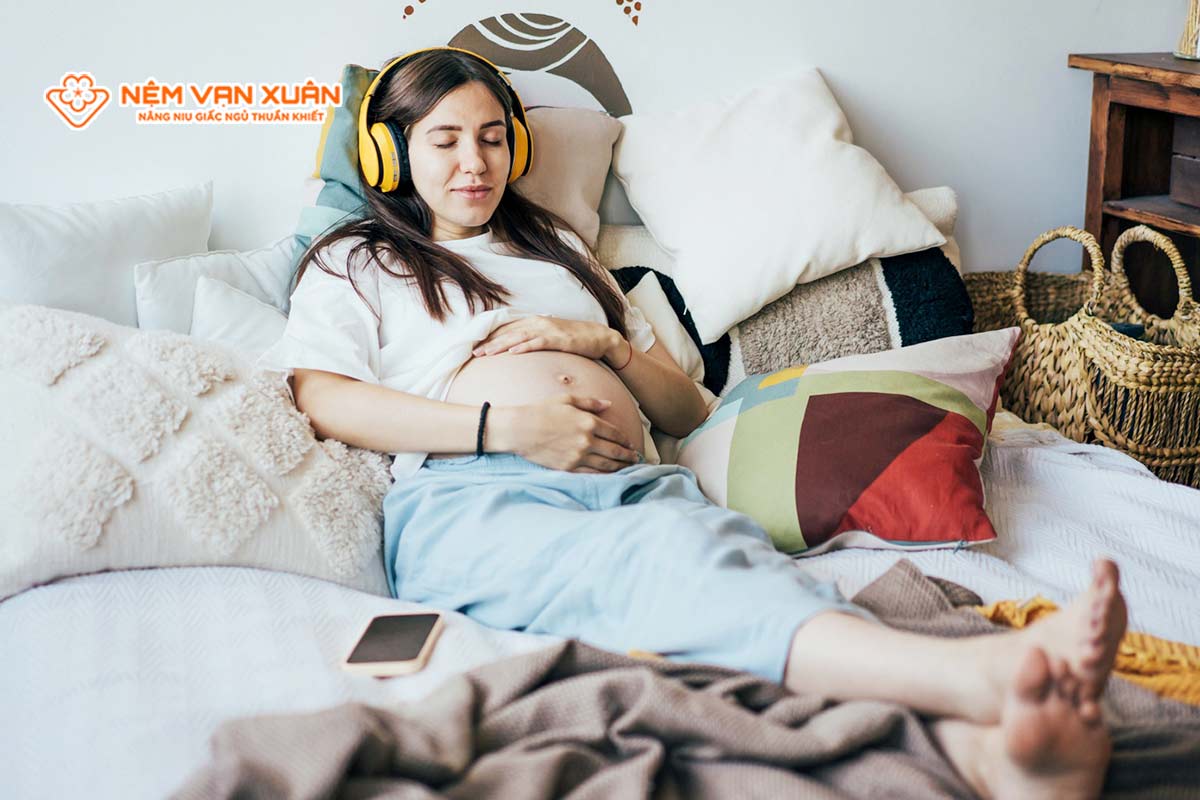Điều chỉnh chế độ ăn uống trước khi ngủ