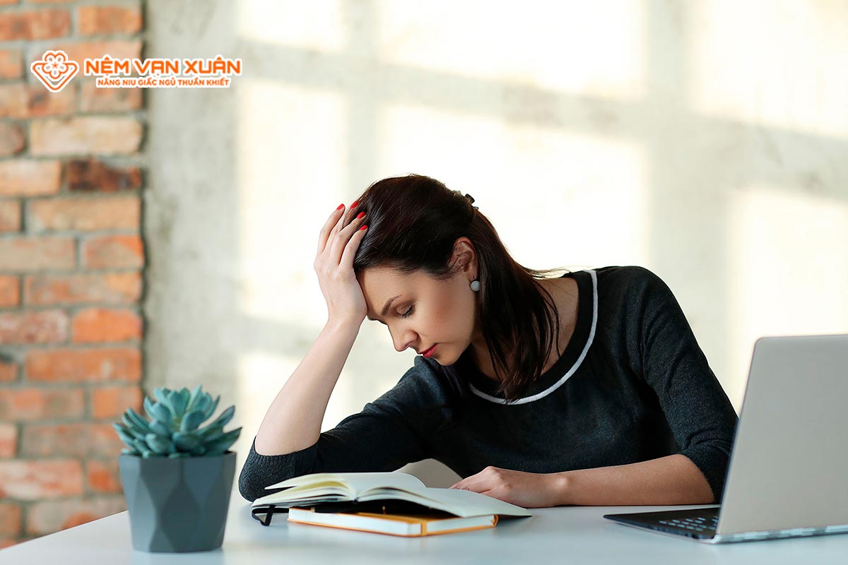 Dấu hiệu và triệu chứng của bệnh ngủ li bì