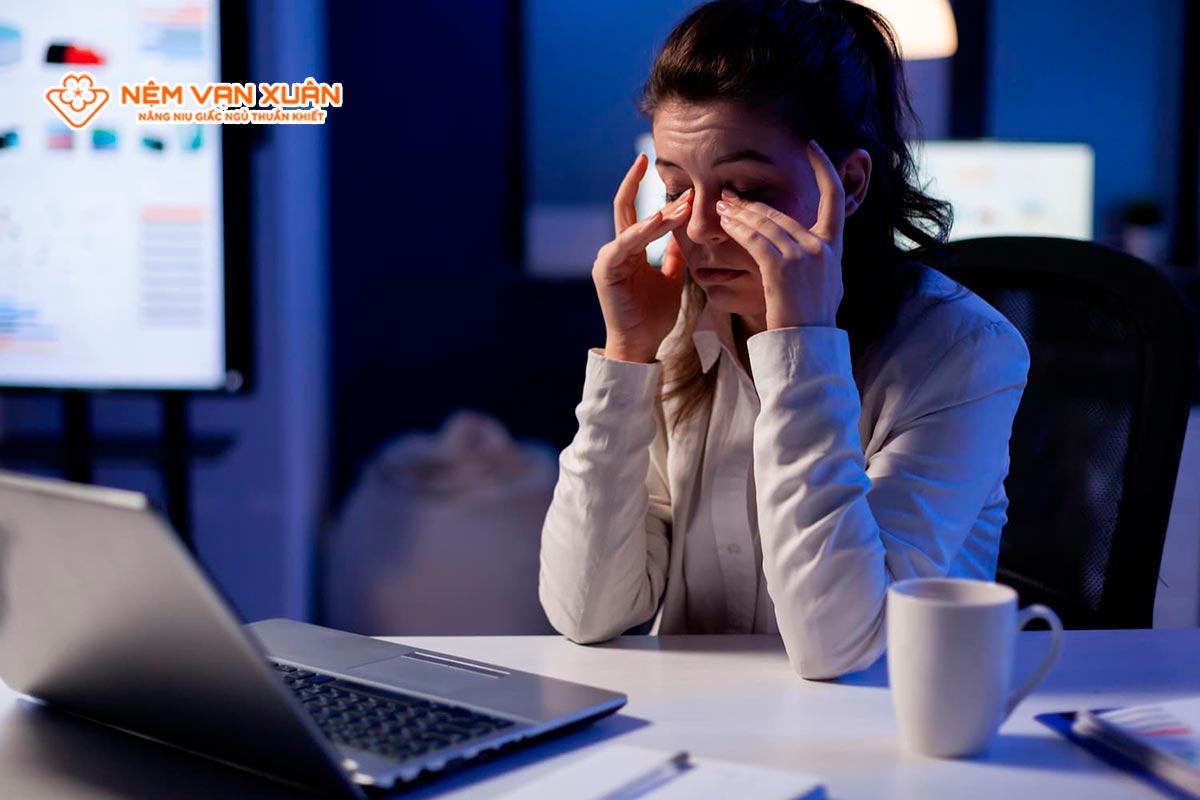 Tác hại của việc nóng lưng khi ngủ