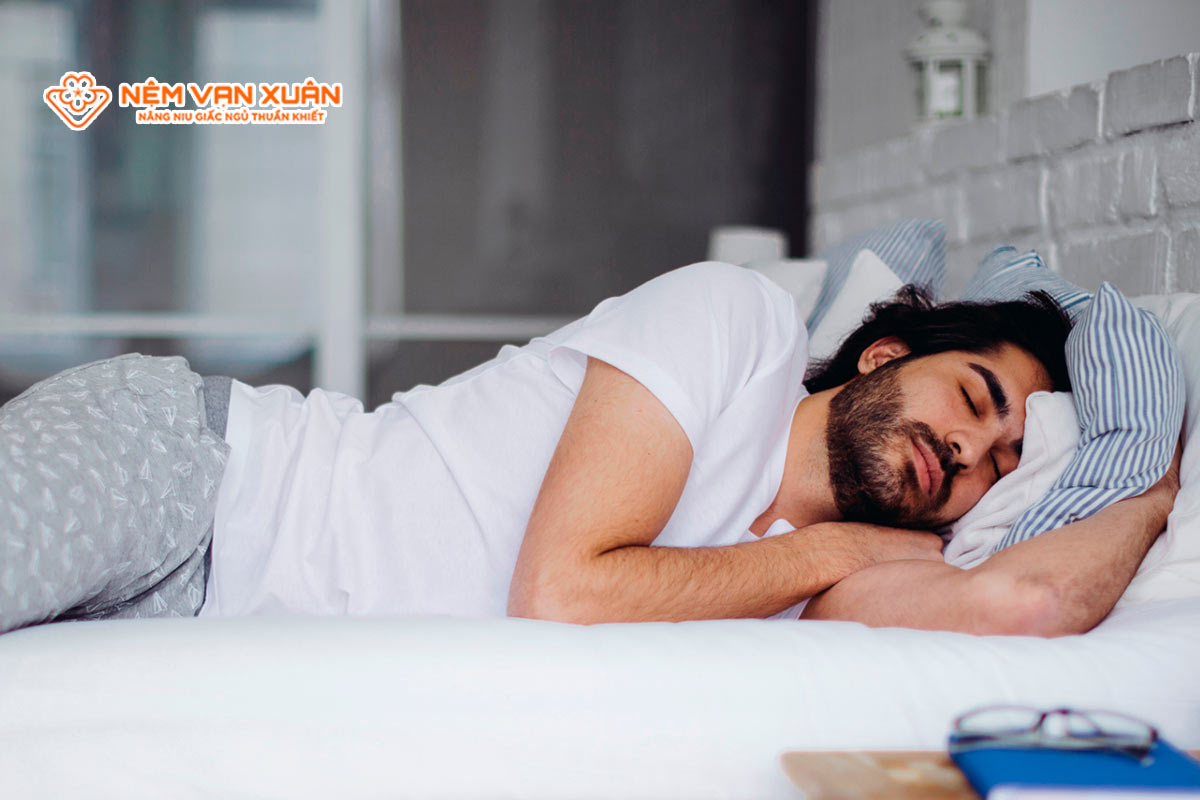 Tại sao cơ thể đốt cháy calo khi ngủ?