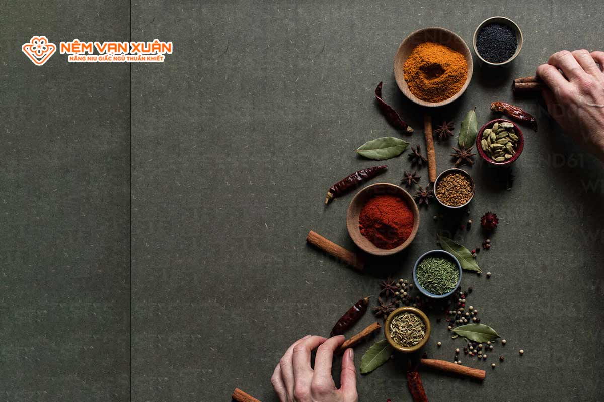 Quế và ớt bột